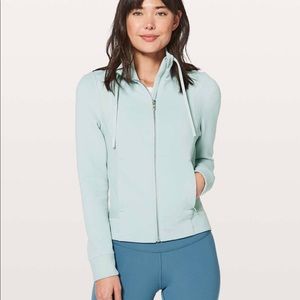 ✨🦋Lululemon hot mesh jacket🦋✨